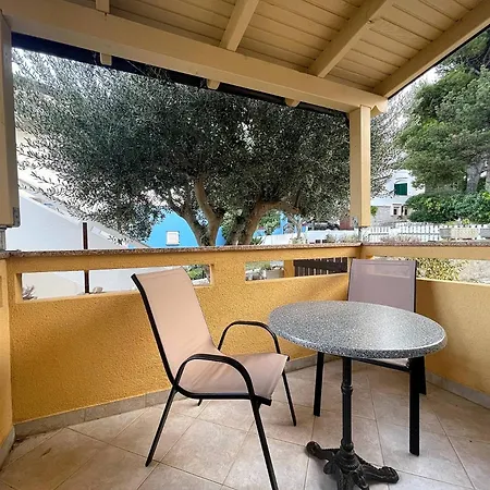 Konukevi Capic Z Baška